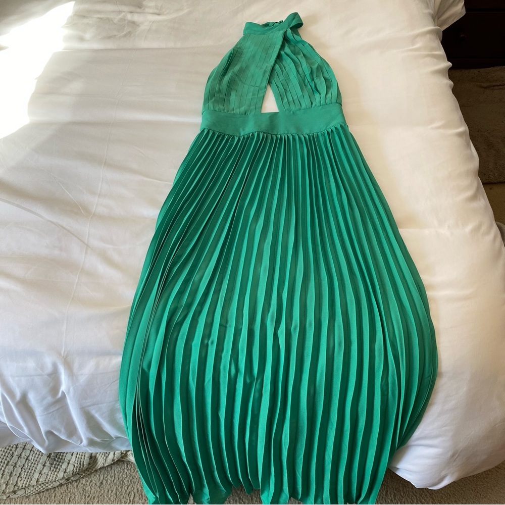 Pleated Halter Maxi - Picture 8 of 9